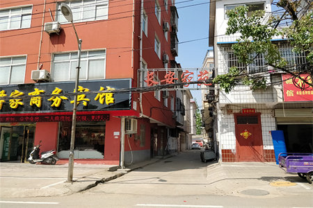 喜欢大厨房的看过来莲花湖主干道超好户型赠送面积大